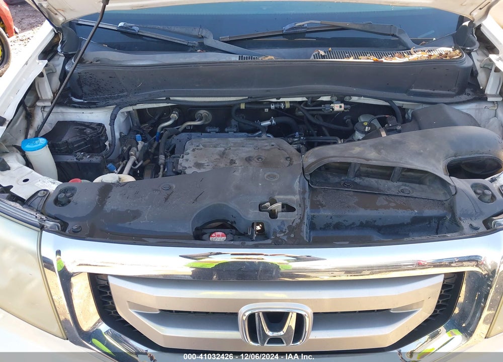2011 HONDA PILOT TOURING VIN: 5FNYF3H99BB045951