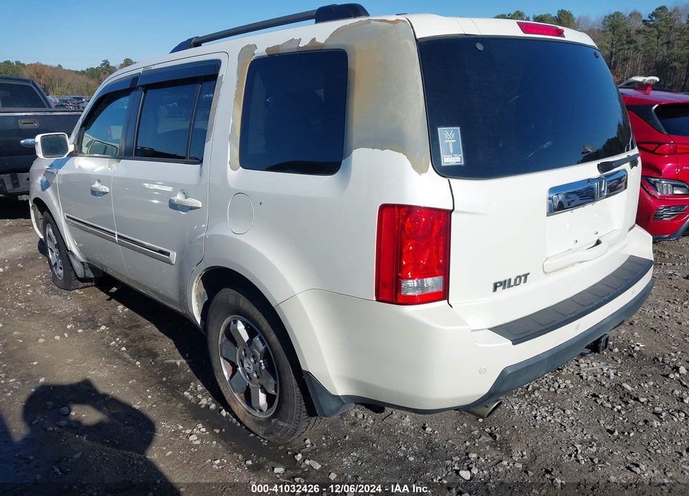 2011 HONDA PILOT TOURING VIN: 5FNYF3H99BB045951