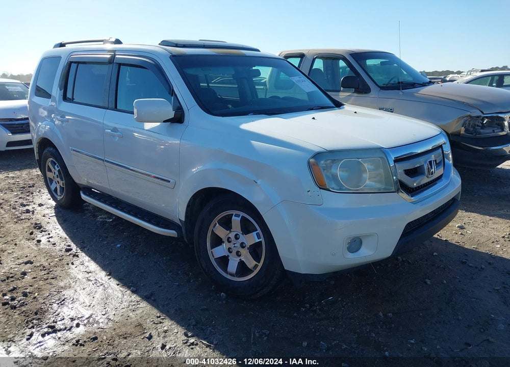 2011 HONDA PILOT TOURING VIN: 5FNYF3H99BB045951