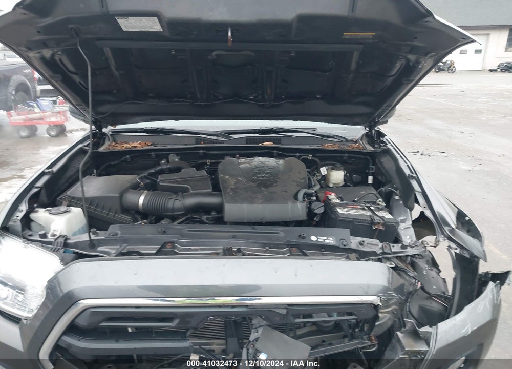 2018 TOYOTA TACOMA SR5 V6 VIN: 5TFCZ5AN7JX128092