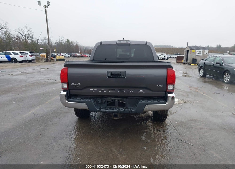 2018 TOYOTA TACOMA SR5 V6 VIN: 5TFCZ5AN7JX128092