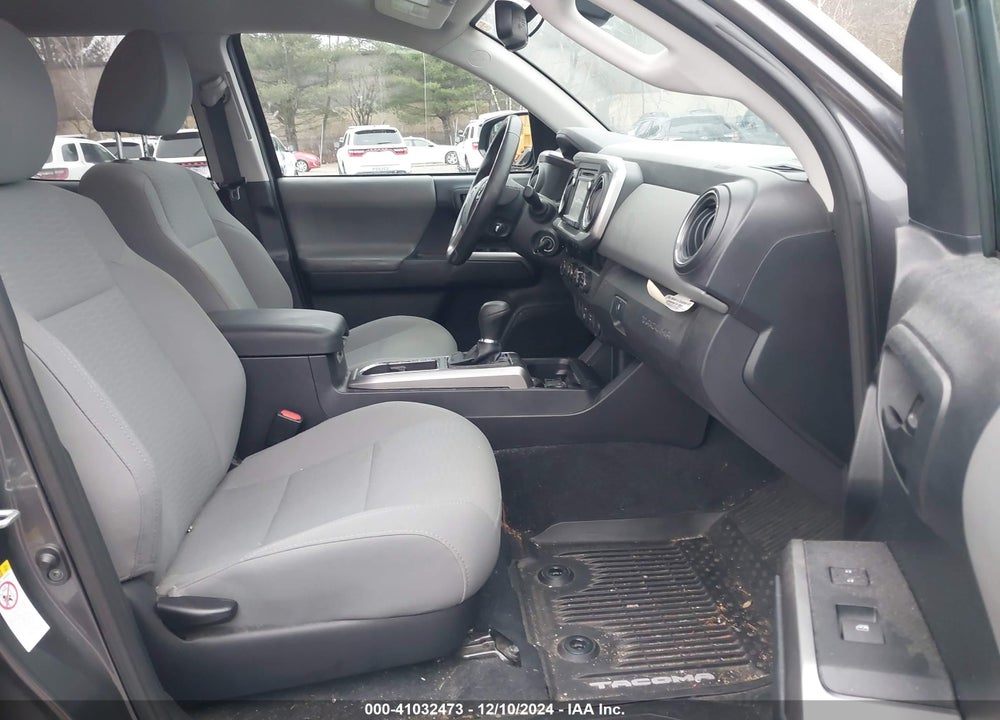 2018 TOYOTA TACOMA SR5 V6 VIN: 5TFCZ5AN7JX128092