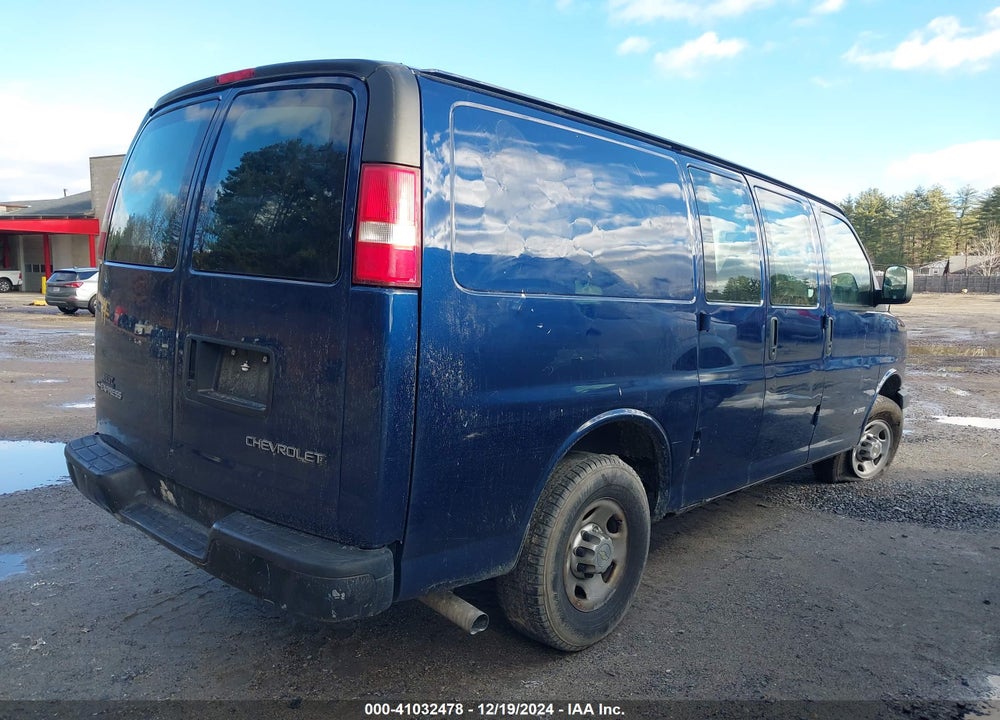 2004 CHEVROLET EXPRESS VIN: 1GCHG35U541176084