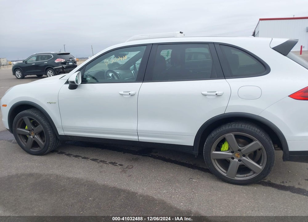 2016 PORSCHE CAYENNE E-HYBRID S VIN: WP1AE2A22GLA60046