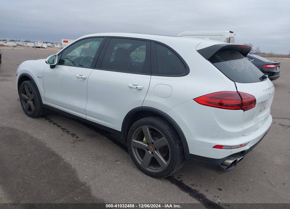 2016 PORSCHE CAYENNE E-HYBRID S VIN: WP1AE2A22GLA60046