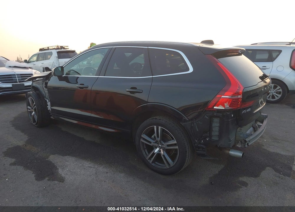 2021 VOLVO XC60 T5 MOMENTUM VIN: YV4102DK5M1860212