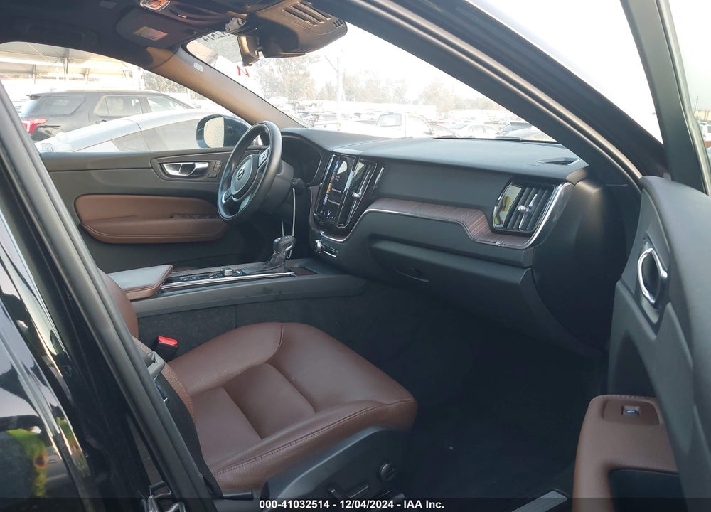 2021 VOLVO XC60 T5 MOMENTUM VIN: YV4102DK5M1860212