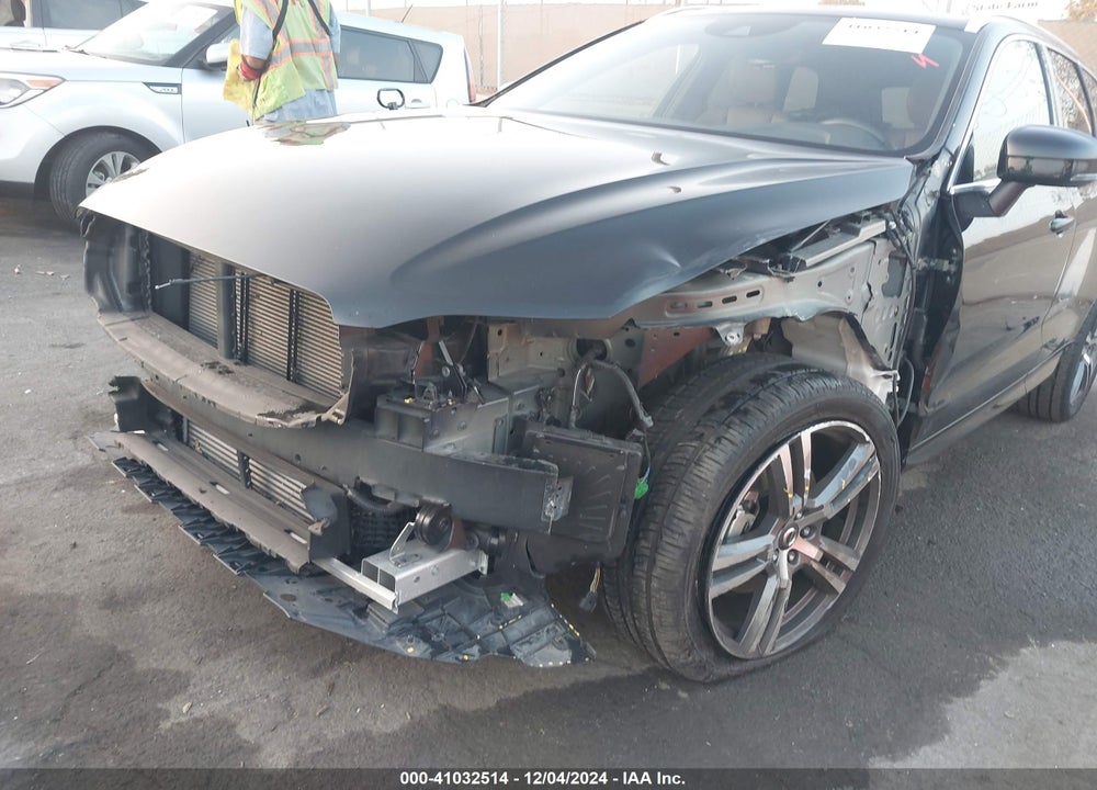 2021 VOLVO XC60 T5 MOMENTUM VIN: YV4102DK5M1860212