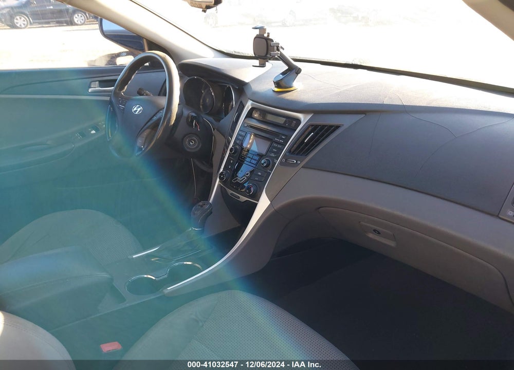 2013 HYUNDAI SONATA VIN: 5NPEB4AC2DH703270