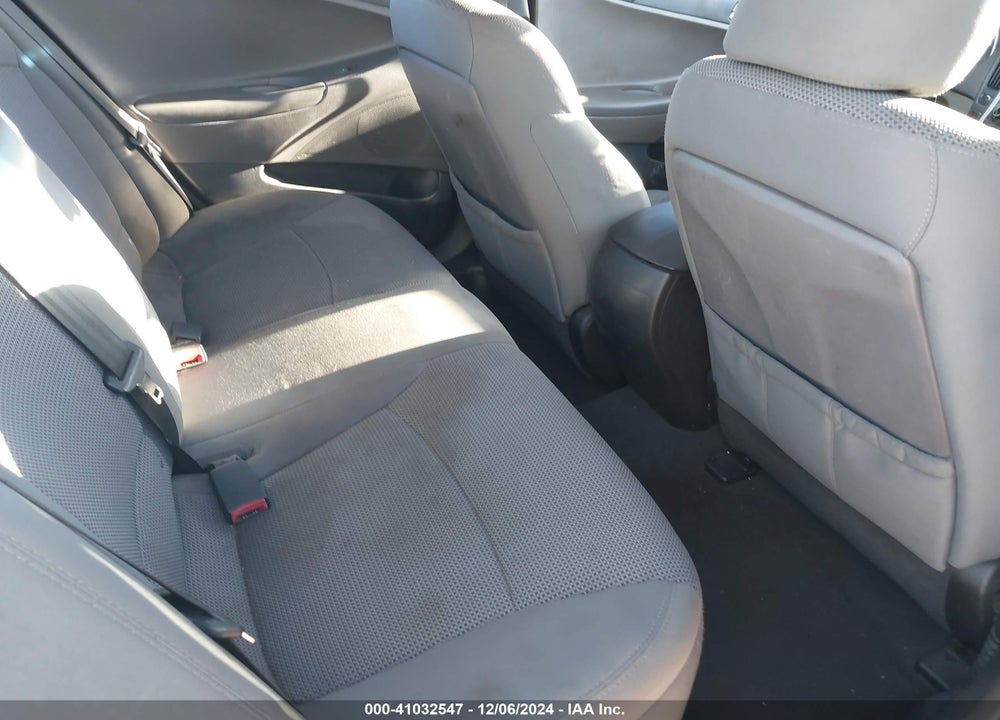 2013 HYUNDAI SONATA VIN: 5NPEB4AC2DH703270