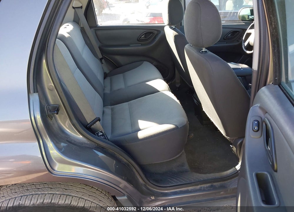 2004 FORD ESCAPE XLS VIN: 1FMYU02194KA14904