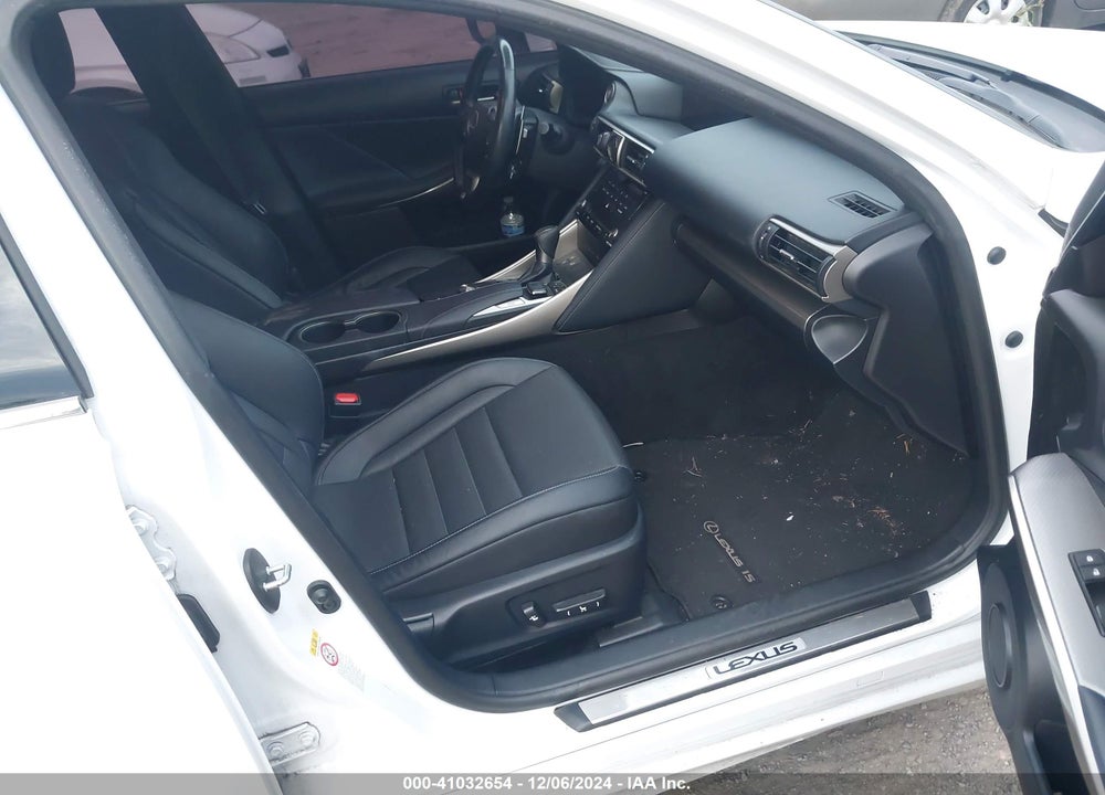 2017 LEXUS IS 300 VIN: JTHCM1D29H5025589