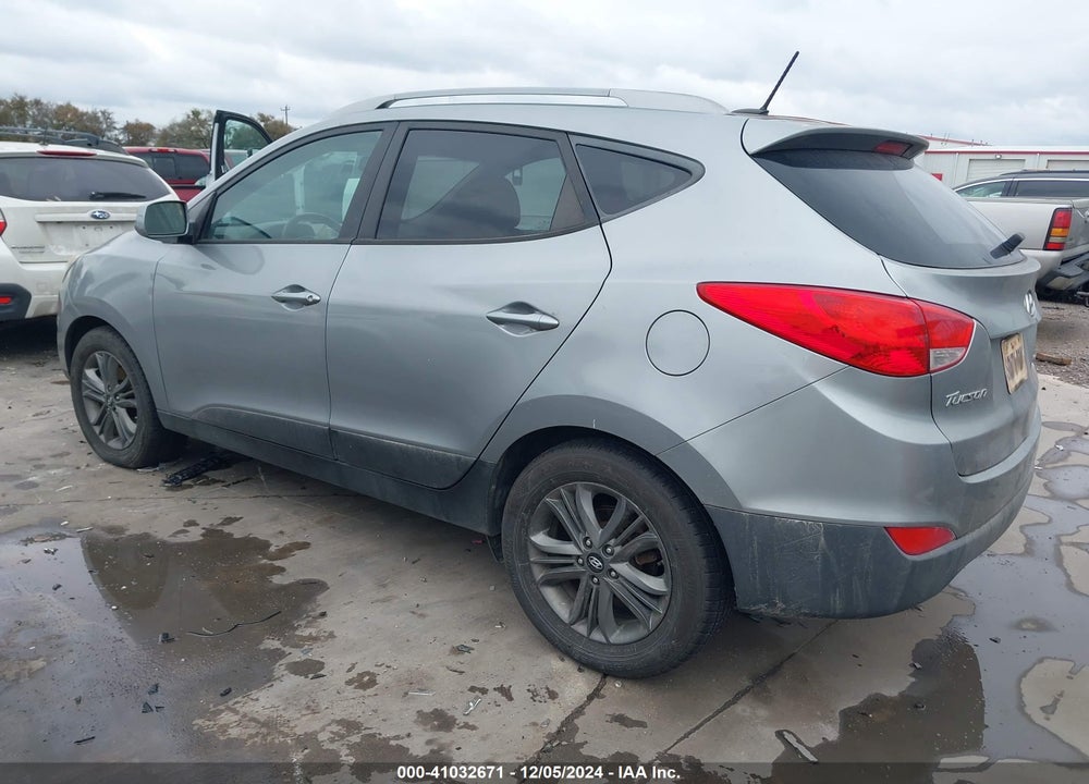 2015 HYUNDAI TUCSON SE VIN: KM8JU3AG1FU117315