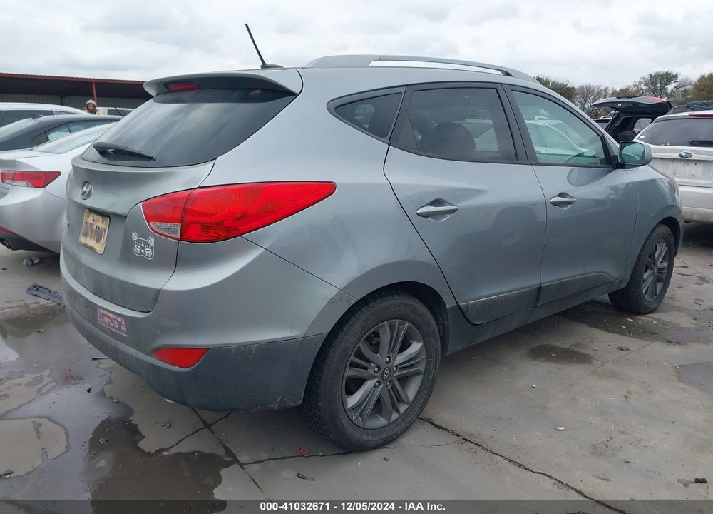 2015 HYUNDAI TUCSON SE VIN: KM8JU3AG1FU117315