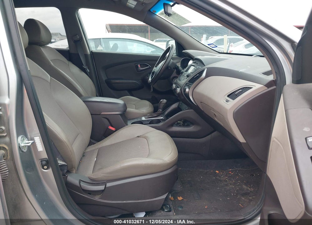 2015 HYUNDAI TUCSON SE VIN: KM8JU3AG1FU117315