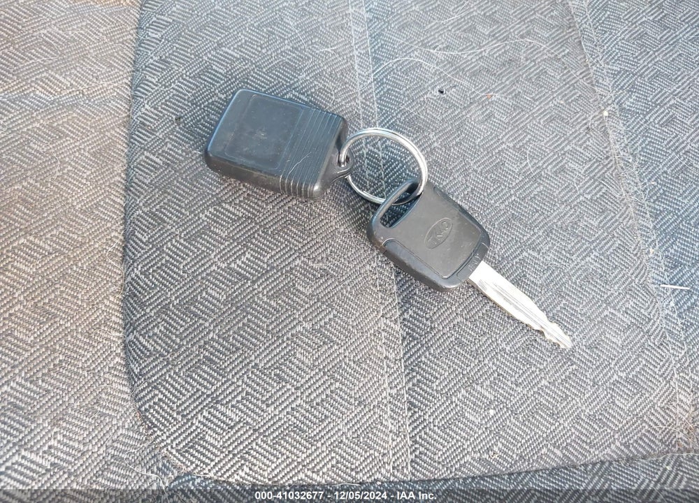 2002 FORD EXPLORER XLS VIN: 1FMZU62EX2ZA19852