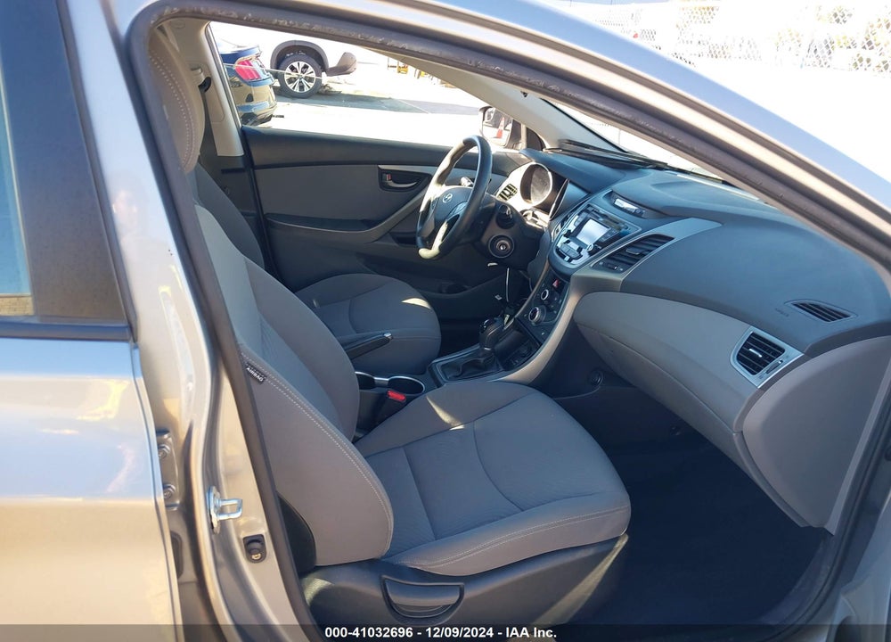 2014 HYUNDAI ELANTRA SE VIN: KMHDH4AEXEU158062