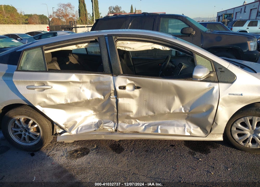2021 TOYOTA PRIUS LE VIN: JTDKAMFUXM3132243