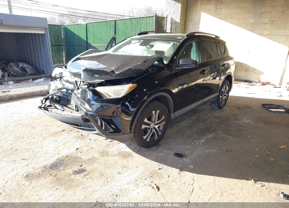 2017 TOYOTA RAV4 LE VIN: 2T3BFREV5HW608281