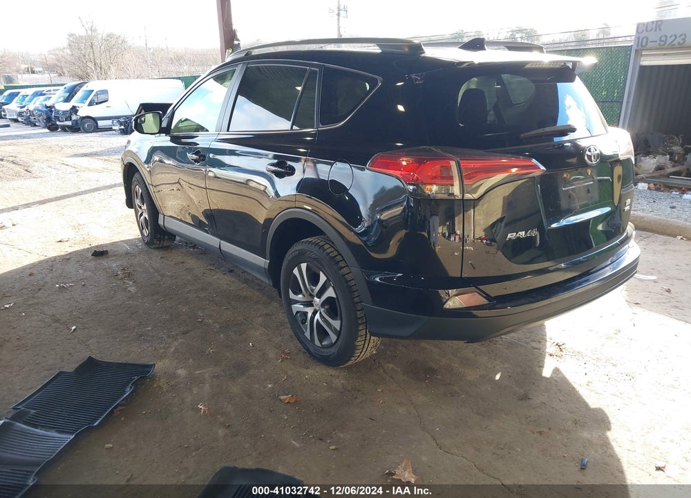 2017 TOYOTA RAV4 LE VIN: 2T3BFREV5HW608281