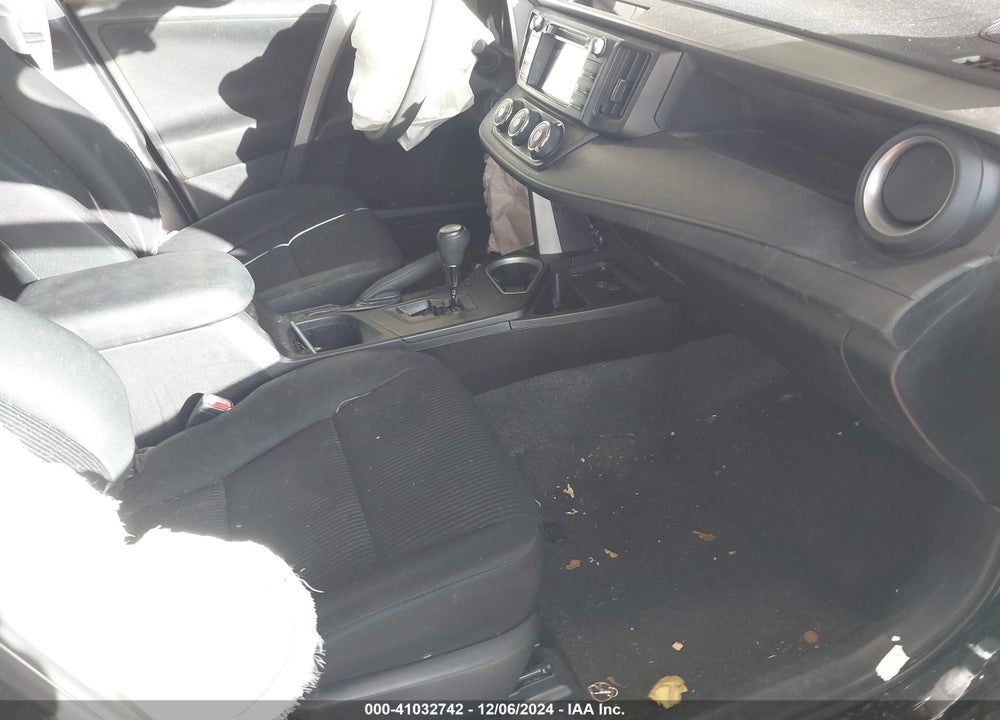 2017 TOYOTA RAV4 LE VIN: 2T3BFREV5HW608281