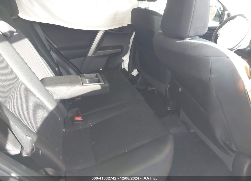 2017 TOYOTA RAV4 LE VIN: 2T3BFREV5HW608281