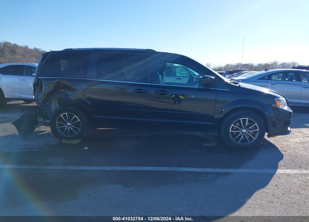 2017 DODGE GRAND CARAVAN SXT VIN: 2C4RDGCG6HR857552