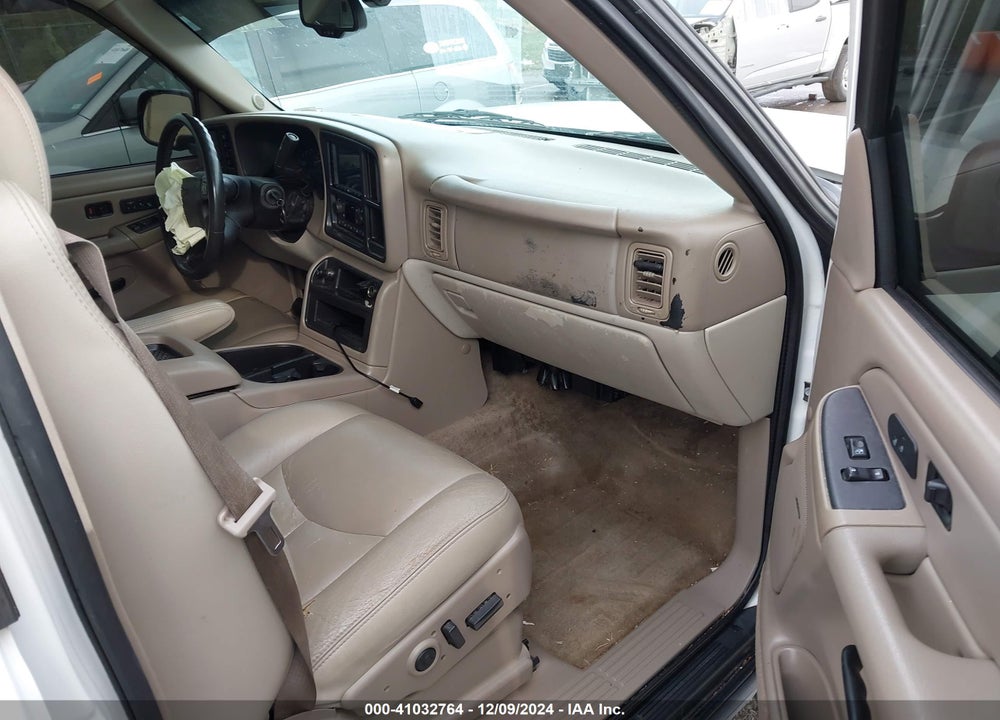 2005 CHEVROLET TAHOE Z71 VIN: 1GNEK13T25R140041