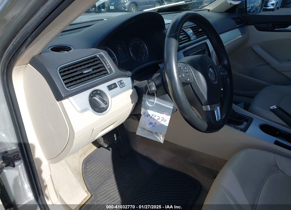 2013 VOLKSWAGEN PASSAT 2.0L TDI SE VIN: 1VWBN7A37DC054652