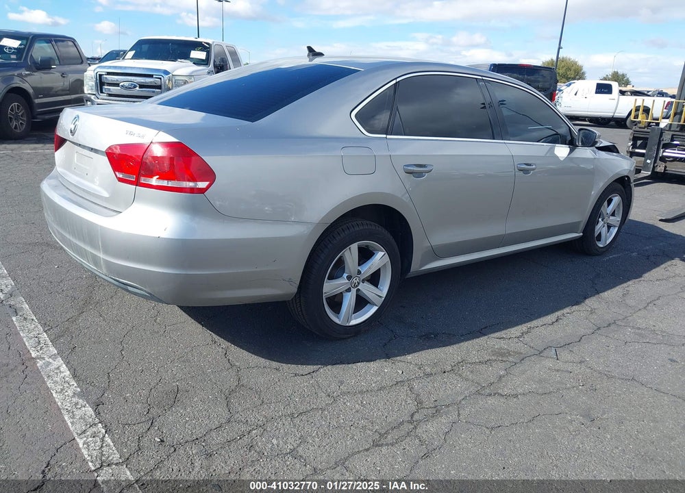 2013 VOLKSWAGEN PASSAT 2.0L TDI SE VIN: 1VWBN7A37DC054652