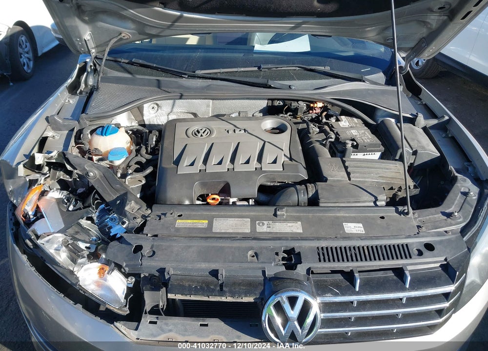 2013 VOLKSWAGEN PASSAT 2.0L TDI SE VIN: 1VWBN7A37DC054652