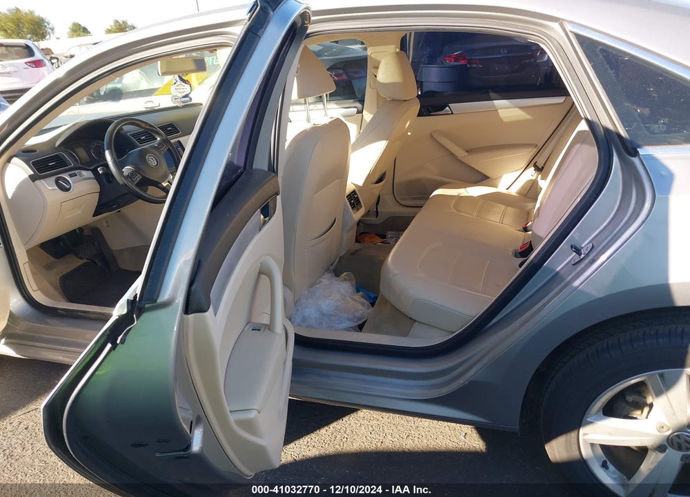 2013 VOLKSWAGEN PASSAT 2.0L TDI SE VIN: 1VWBN7A37DC054652