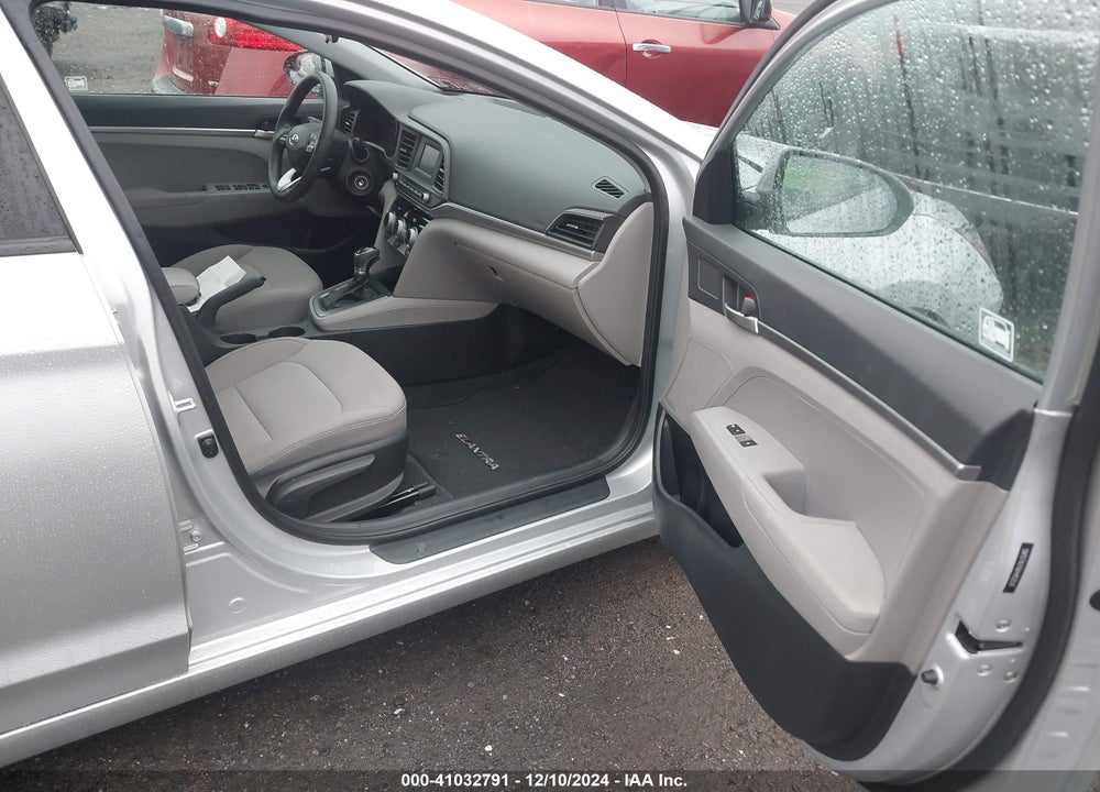 2019 HYUNDAI ELANTRA SE VIN: 5NPD74LF6KH452531