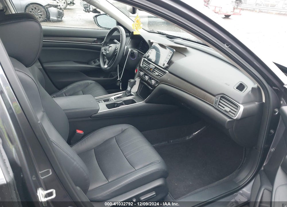 2018 HONDA ACCORD TOURING VIN: 1HGCV1F96JA146796