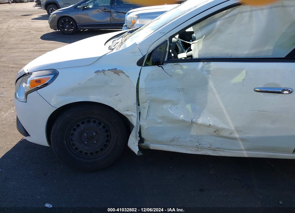 2019 NISSAN VERSA 1.6 SV VIN: 3N1CN7AP2KL874541