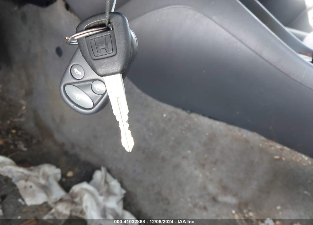 2002 HONDA ACCORD 2.3 SE VIN: 1HGCG56772A138417