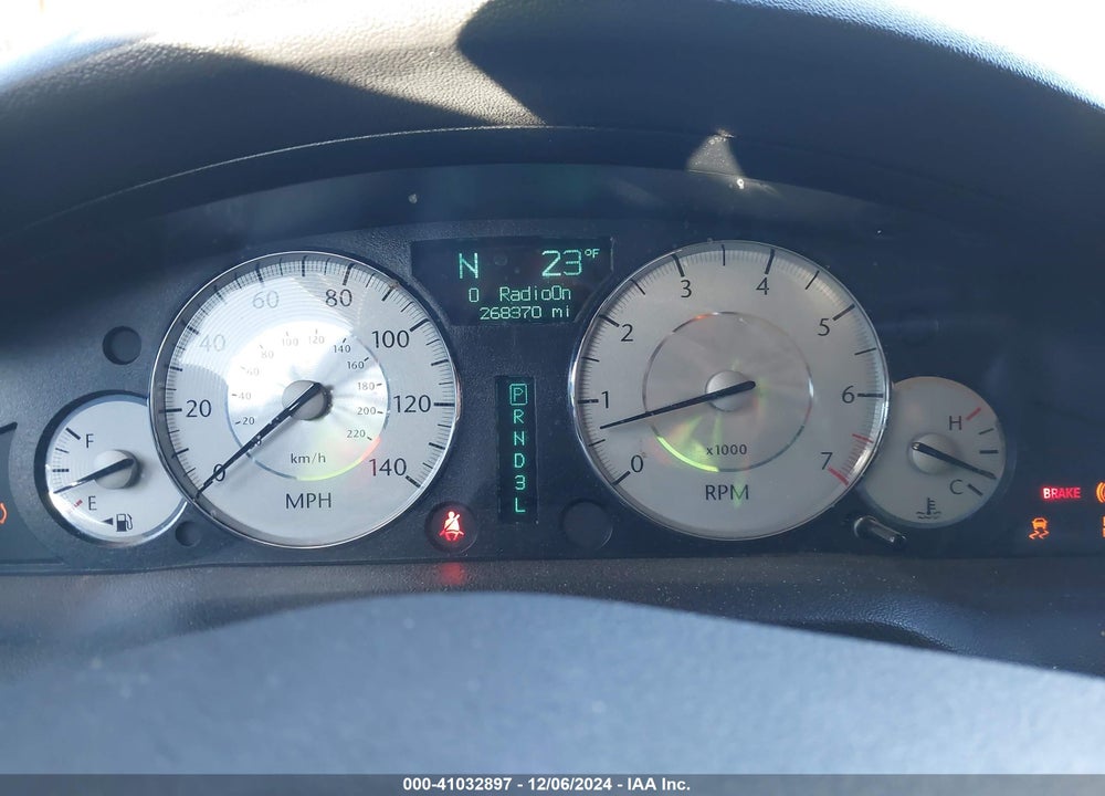 2010 CHRYSLER 300 VIN: 2C3CA3CV5AH137519