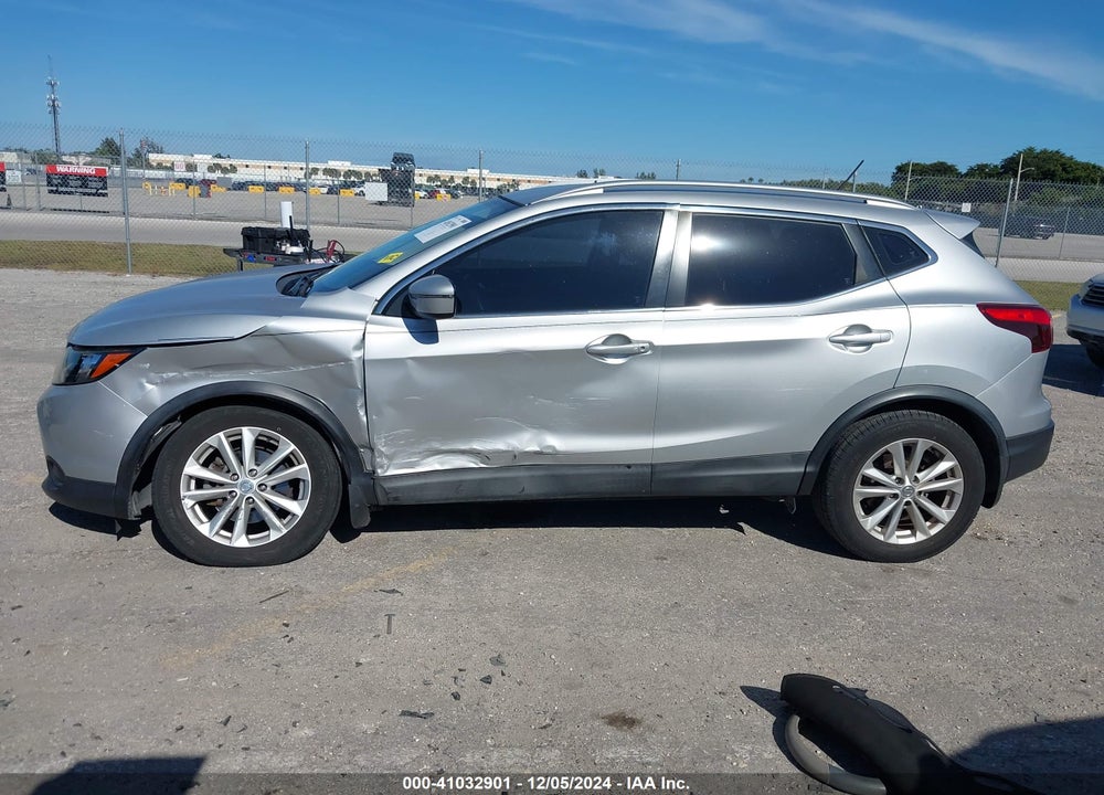 2017 NISSAN ROGUE SPORT SV VIN: JN1BJ1CP8HW011084