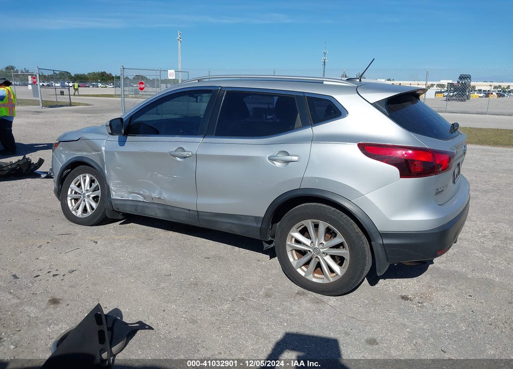 2017 NISSAN ROGUE SPORT SV VIN: JN1BJ1CP8HW011084