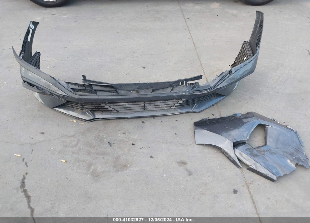 2024 HYUNDAI ELANTRA VIN: KMHLM4DG9RU779237