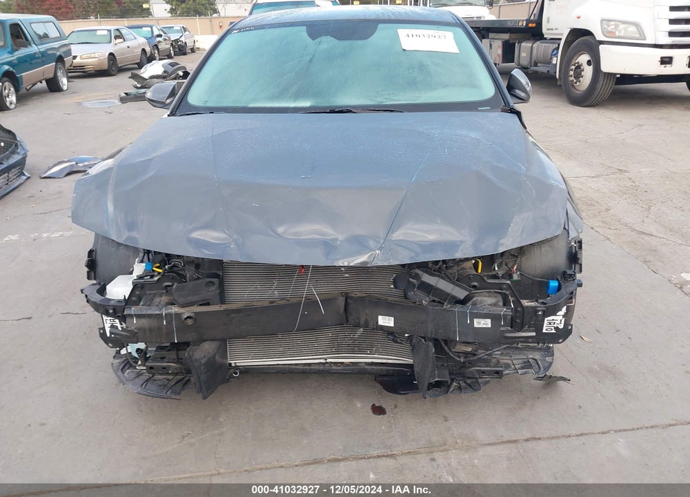 2024 HYUNDAI ELANTRA VIN: KMHLM4DG9RU779237
