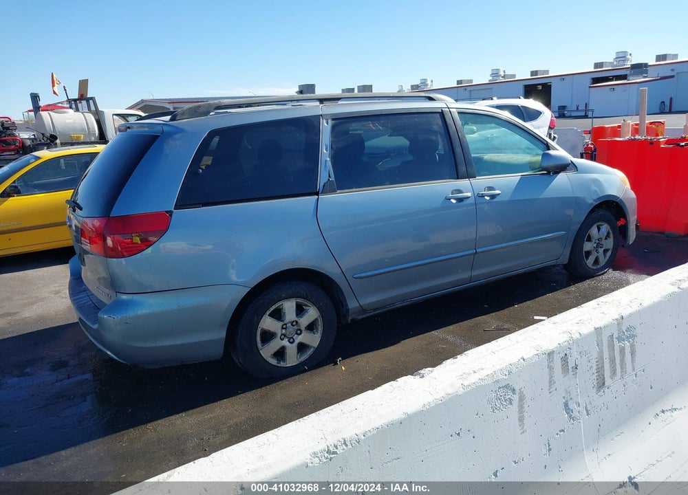 2004 TOYOTA SIENNA XLE VIN: 5TDZA22C44S001307