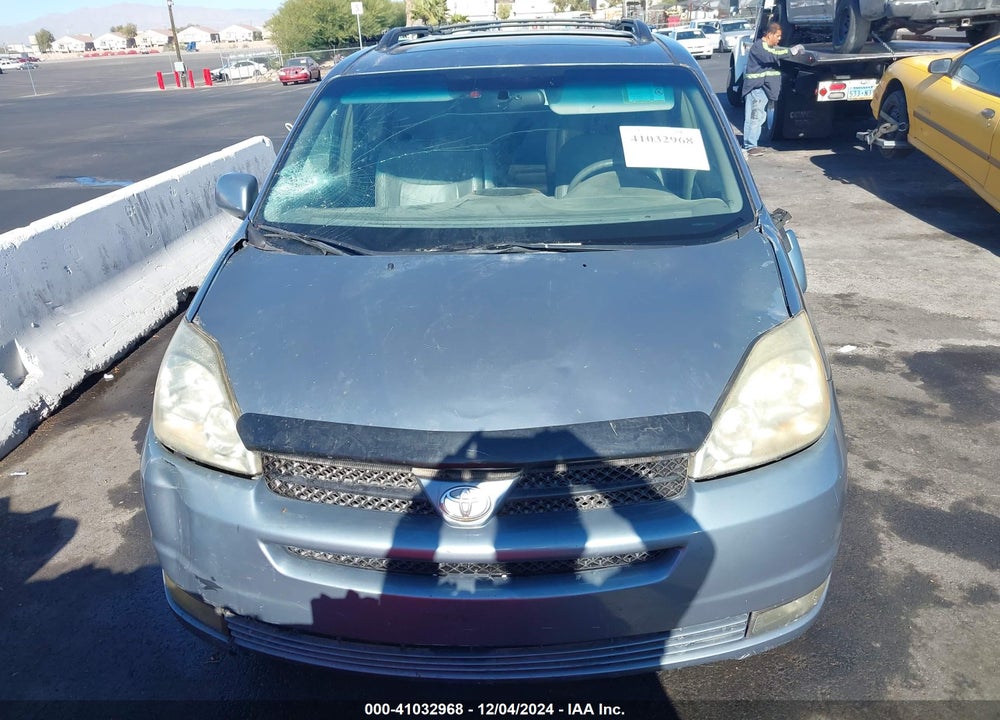 2004 TOYOTA SIENNA XLE VIN: 5TDZA22C44S001307
