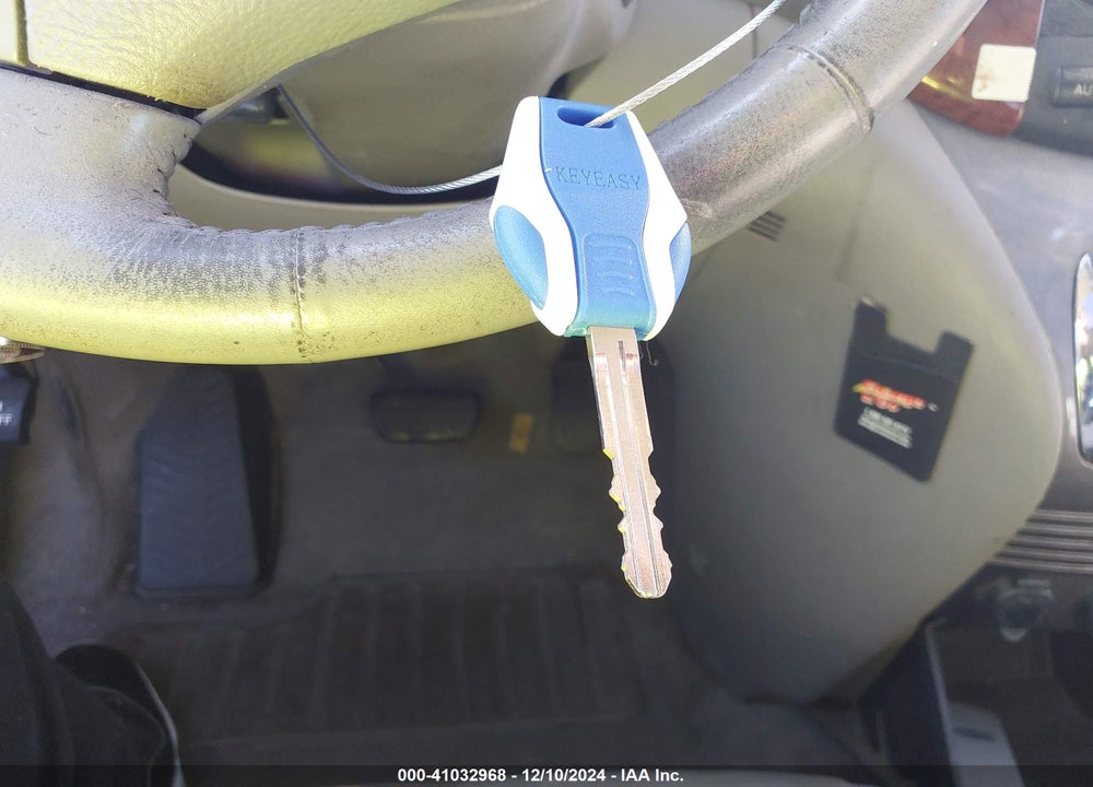 2004 TOYOTA SIENNA XLE VIN: 5TDZA22C44S001307