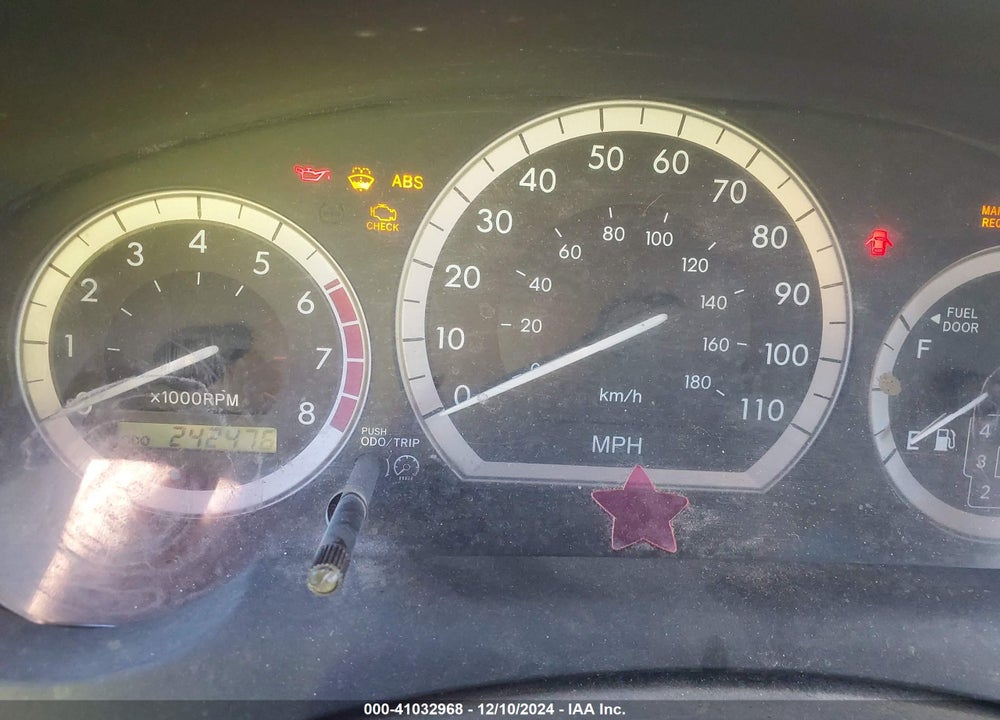 2004 TOYOTA SIENNA XLE VIN: 5TDZA22C44S001307