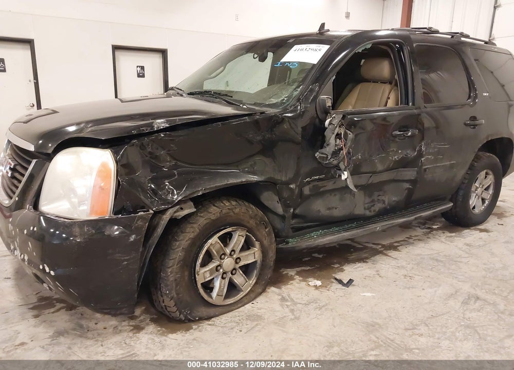 2011 GMC YUKON SLT VIN: 1GKS2CE01BR238357
