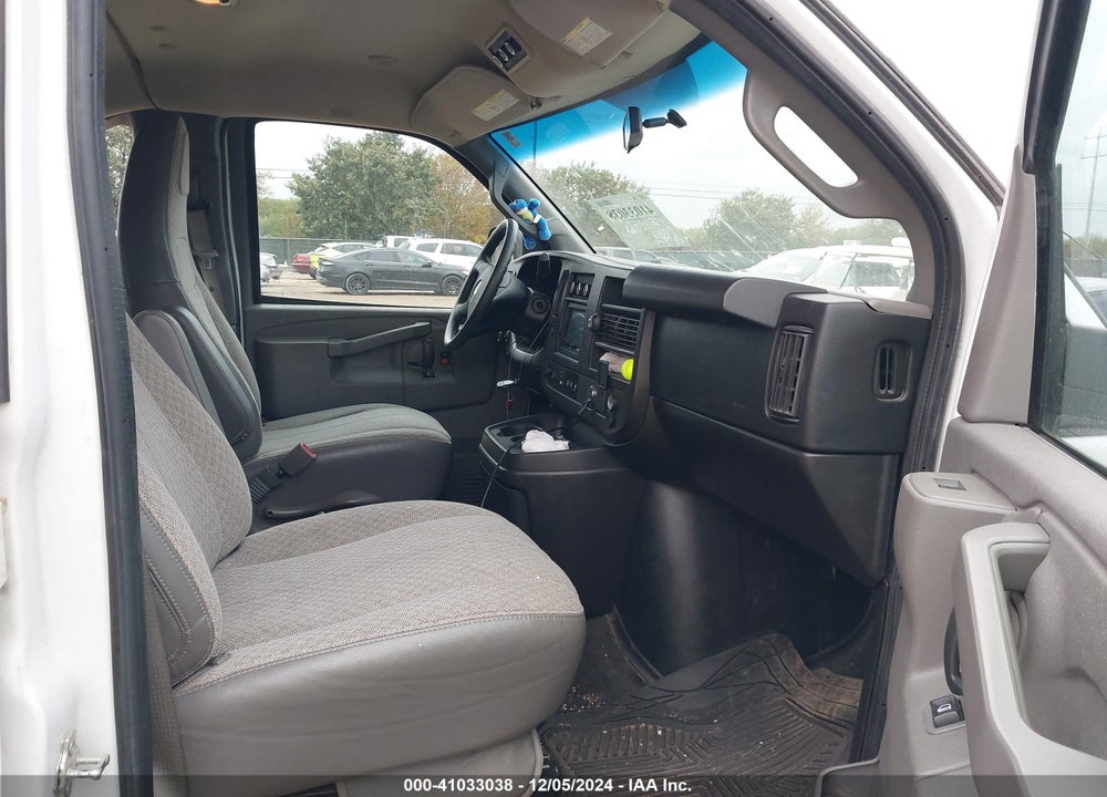 2017 CHEVROLET EXPRESS 3500 LT VIN: 1GAZGPFG1H1148978