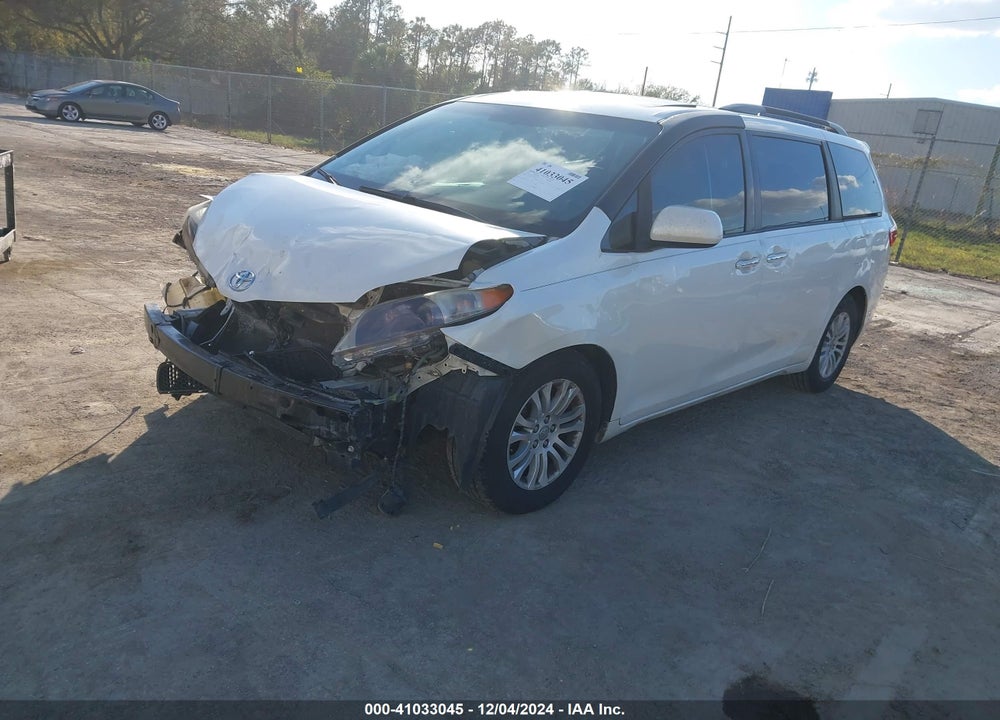 2017 TOYOTA SIENNA XLE 8 PASSENGER VIN: 5TDYZ3DC7HS813360