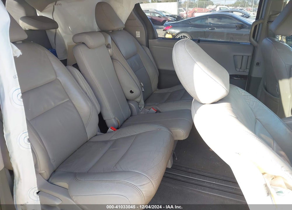 2017 TOYOTA SIENNA XLE 8 PASSENGER VIN: 5TDYZ3DC7HS813360