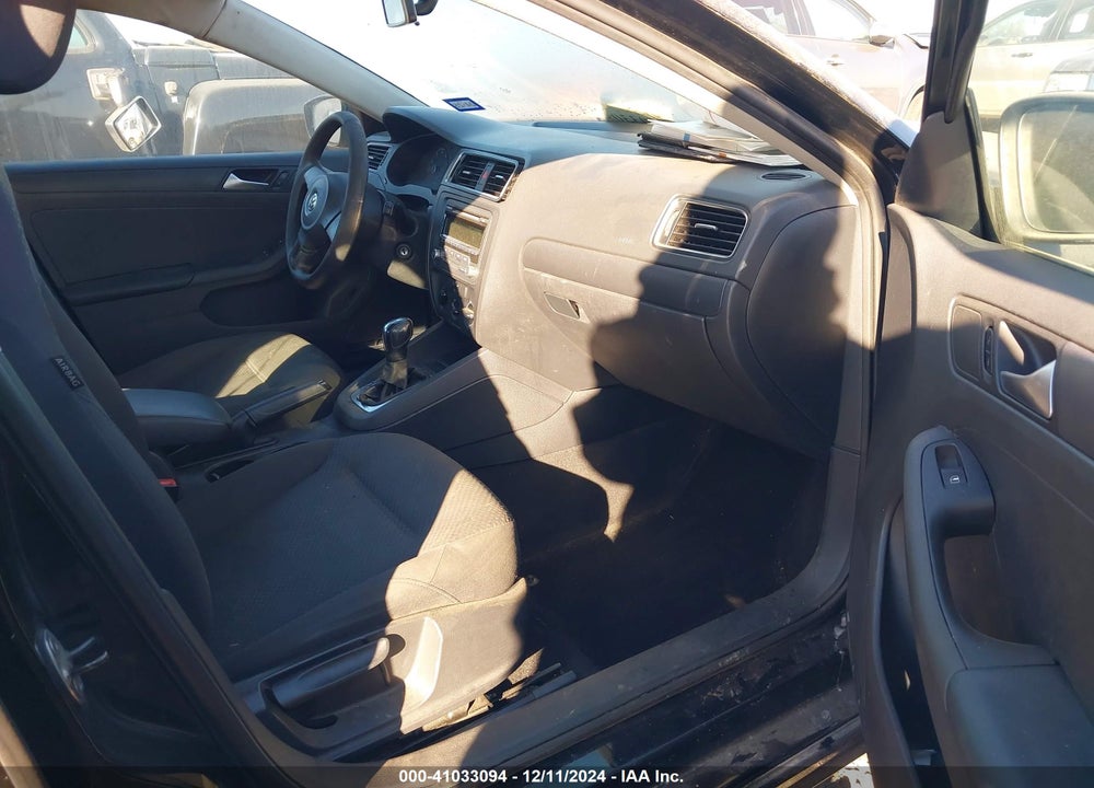 2013 VOLKSWAGEN JETTA 2.0L S VIN: 3VW2K7AJ4DM281089